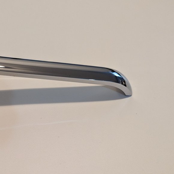 Wynn Hand Towel Bar W6580C – Sleek Chrome Towel Bar for Modern Bathrooms - Picture 3 of 7